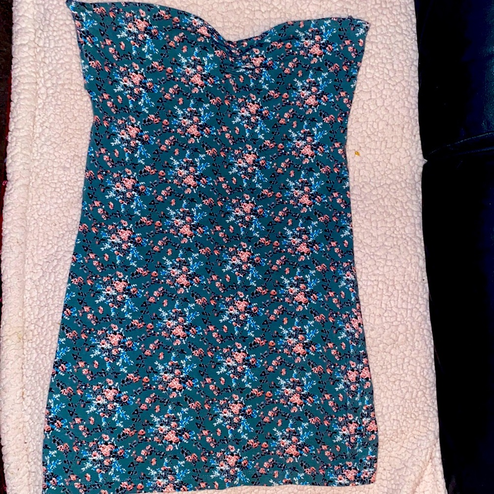 Vintage mini dress 25 inch bustline to the whole length of dress,